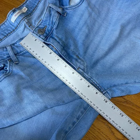 Levi's Women's Light Blue Skinny Jeans - Picture 6 of 11